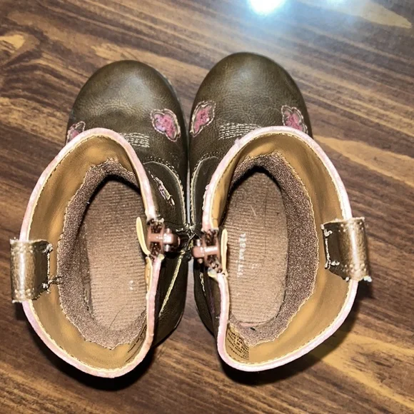 Boot bundle- 2 pair size 6 toddler - Picture 2 of 15